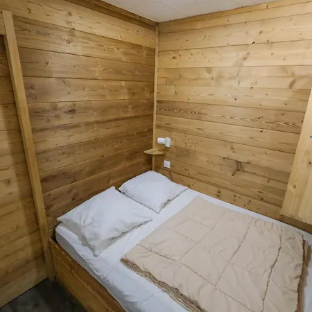 Wooden Paradise / 6 Persons